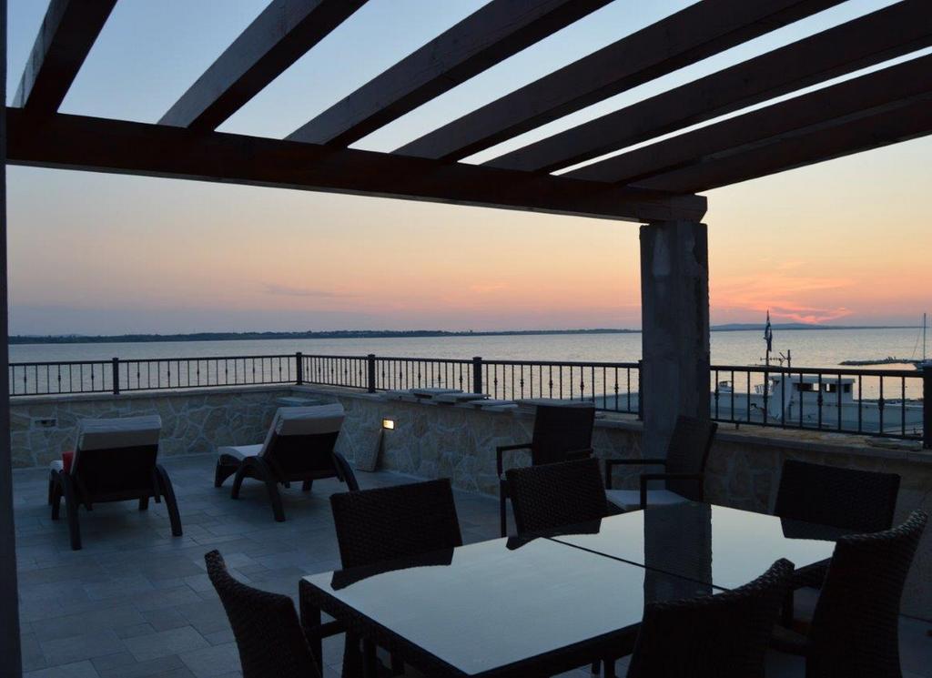 Sea View Apartments Nina Vrsi Bilik gambar