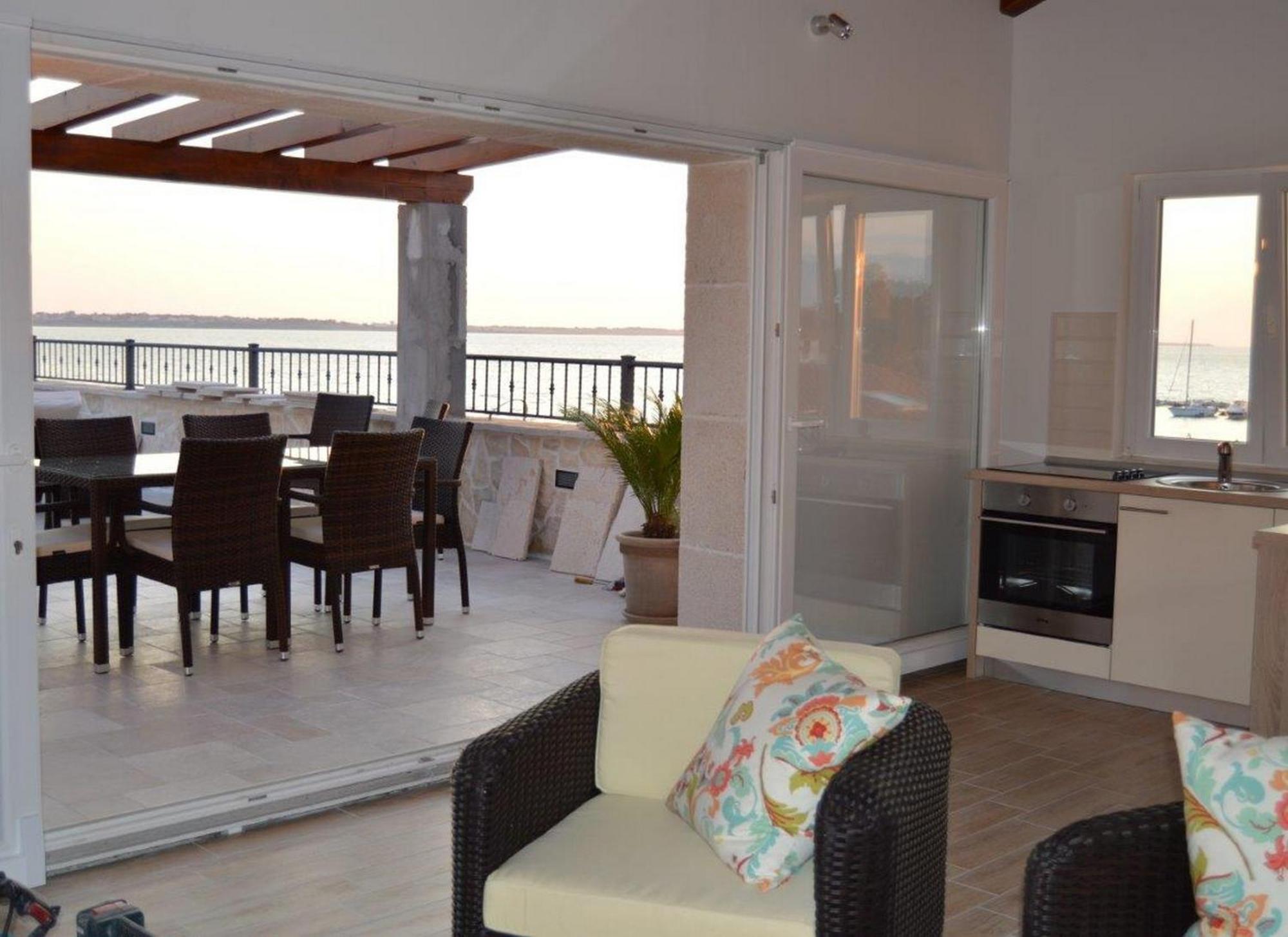 Sea View Apartments Nina Vrsi Bilik gambar