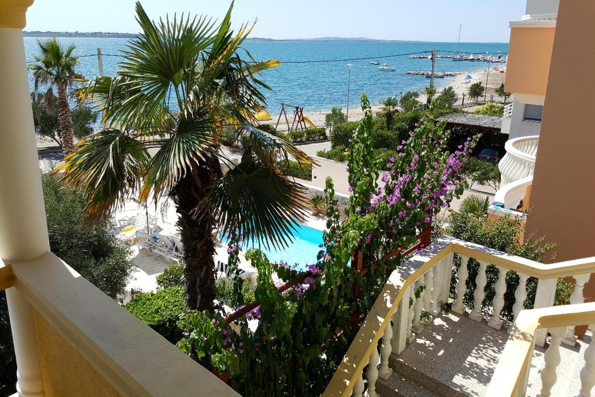 Sea View Apartments Nina Vrsi Bilik gambar