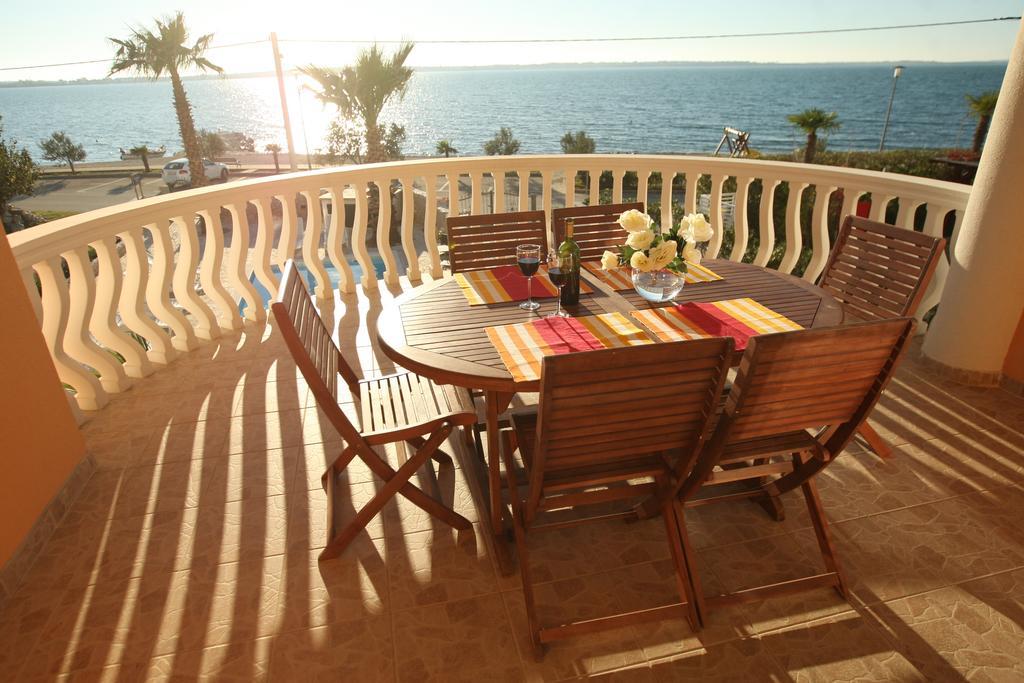 Sea View Apartments Nina Vrsi Bilik gambar