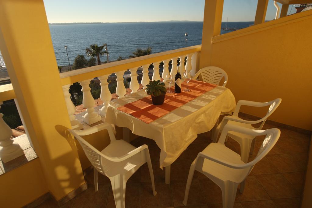 Sea View Apartments Nina Vrsi Bilik gambar